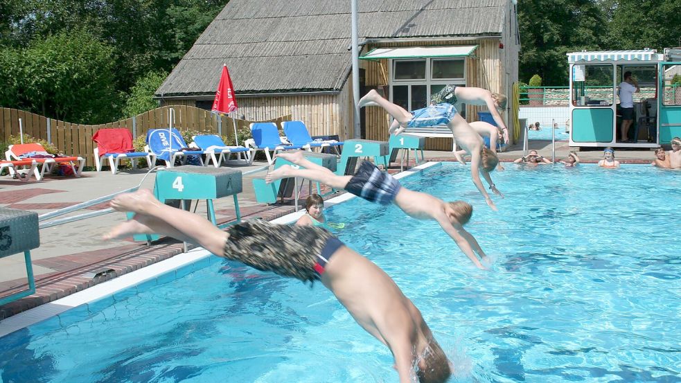 Bis zum Sommer 2009 gab es Badespaß im Freibad Langholter Meer. Das Foto entstand in der Saison 2008. Foto: Archiv/Jana Köhler