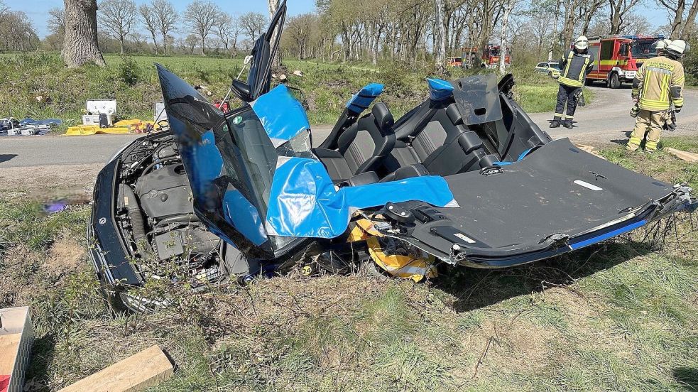 Die Feuerwehr rückte am Donnerstag zu einem Unfall in Uplengen aus. Foto: Feuerwehr