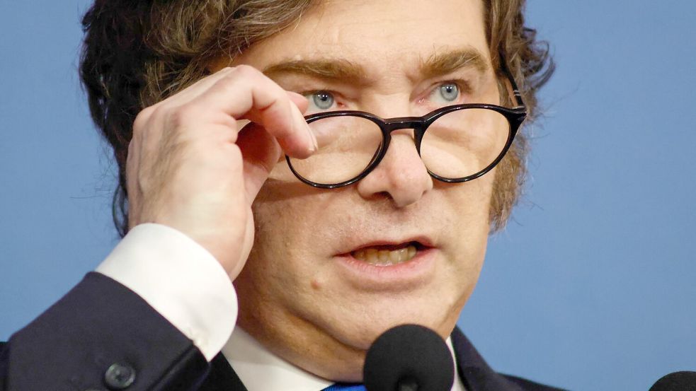 Die Regierung des argentinischen Präsidenten Javier Milei hat akkreditierten Journalisten den Zugang zum Regierungssitz Casa Rosada untersagt. (Archivbild) Foto: Kena Betancur/AP/dpa