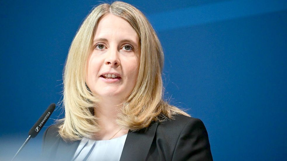 Bauministerin Verena Hubertz will Bauen leichter und billiger machen (Archivbild) Foto: Sebastian Gollnow