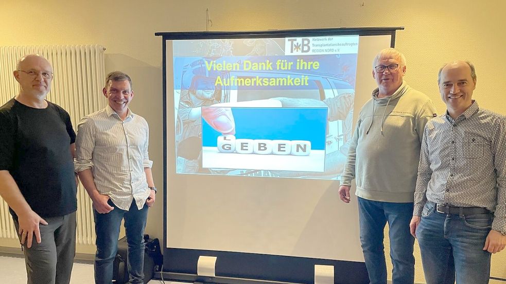Arzt Klaus Kogelmann (von links), Fachkraft für Intensiv- und Anästhesiepflege Markus Gerke, Transplantatierter und Betroffener Gerhard Hasseler und Pastor Matthias Bokelmann. Fotos: privat