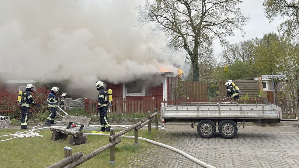 Die Feuerwehr wurde zu einem Brand einer Gartenhütte gerufen. Foto: Freiwillige Feuerwehr Aurich