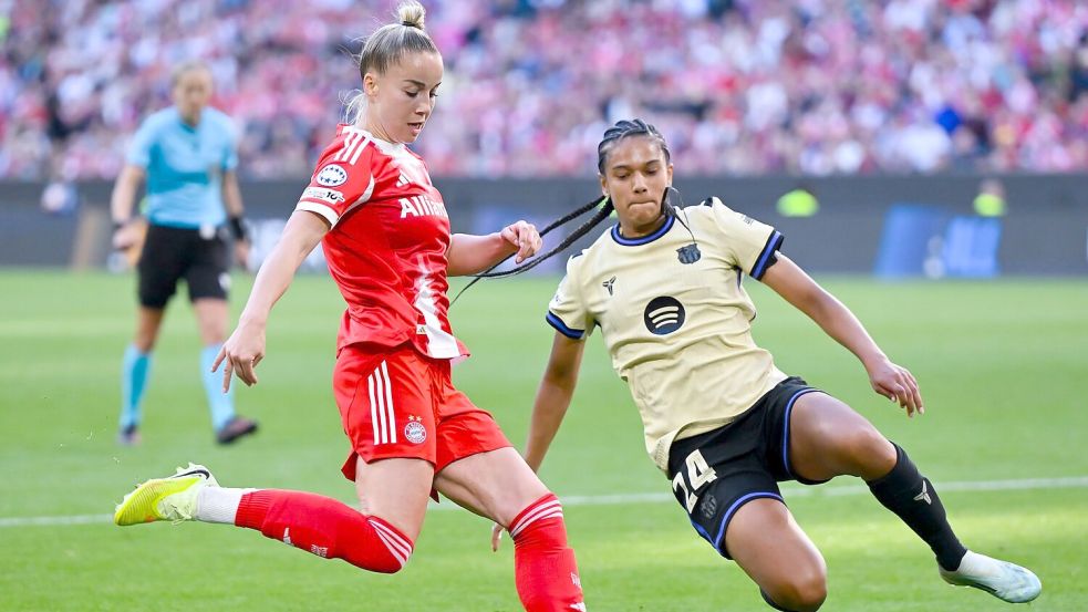 War vor dem 0:1 unaufmerksam: Münchens Giulia Gwinn (l). Foto: Sven Hoppe