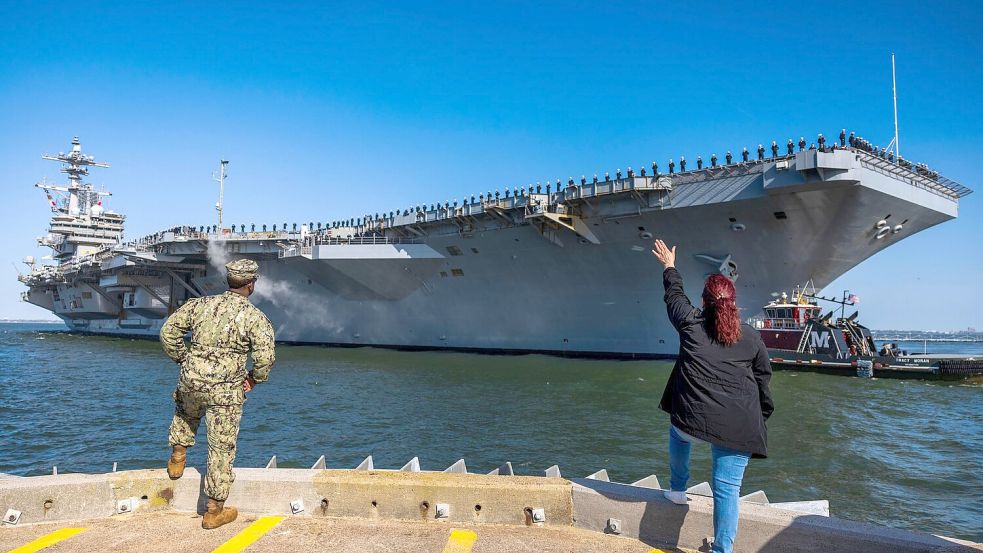 Drei Flugzeugträger werden in der Region eingesetzt. (Archivbild) Foto: Kendall Warner