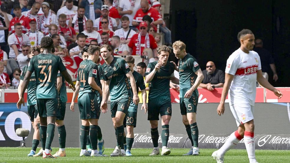 Werder jubelte über das 1:0 in Stuttgart. Foto: Bernd Weißbrod