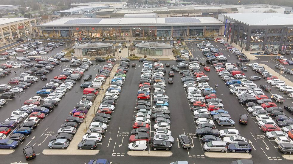 Deutsche Autos bleiben beliebt bei den Briten. (Archivbild) Foto: Joe Giddens