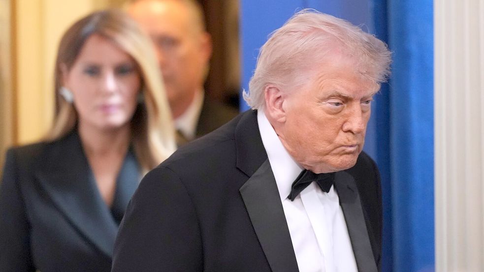 Trump spricht nach den Schüssen zur Presse. Foto: Alex Brandon