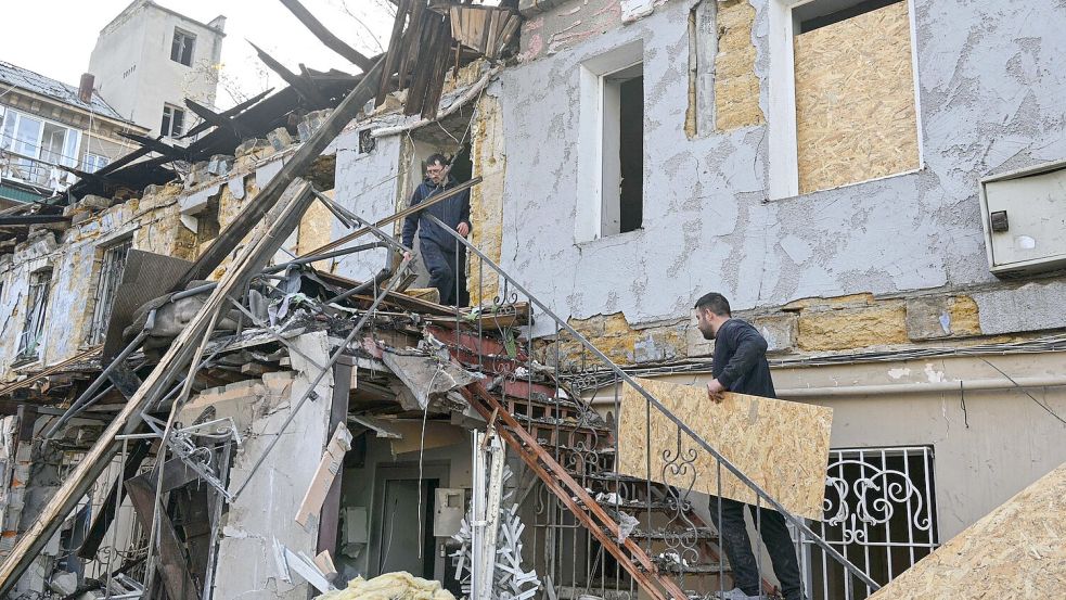 Immer wieder trifft es Wohnhäuser in Odessa - hier bei einem russischen Angriff vor wenigen Tagen. (Archivbild) Foto: Michael Shtekel