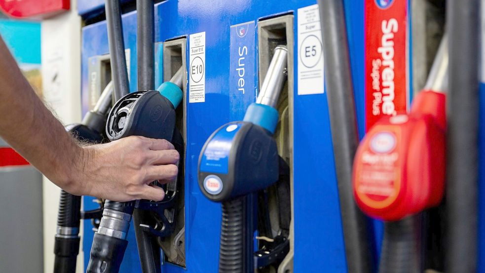 Die Unionsfraktion im Bundestag will ein drittes Entlastungspaket für Autofahrer. (Archivbild) Foto: Lennart Preiss