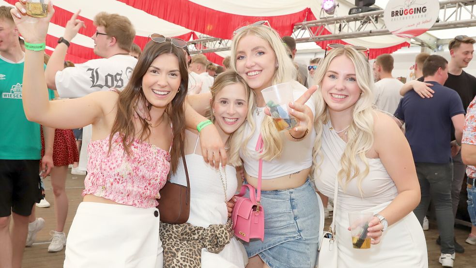 Auf dem Hof Peters in Ellerbrock-Friesoythe steigt wieder die „Maisause“. Foto: Archiv/Hans Passmann