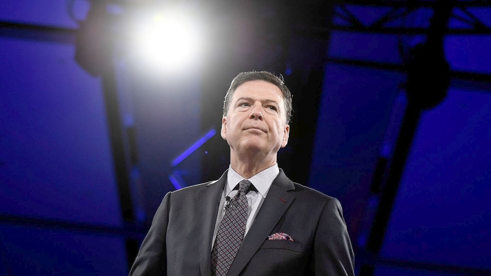 Ex-FBI-Chef Comey hat Ärger wegen eines Fotos mit Muscheln am Strand. (Archivbild) Foto: Justin Tang/The Canadian Press/A