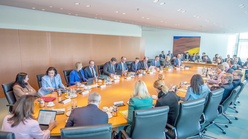 Im Kabinett geht es um die Finanzplanung. (Archivbild) Foto: Michael Kappeler/dpa