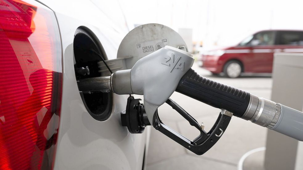 Der „Tankrabatt“ ist umstritten. (Symbolbild) Foto: Sebastian Kahnert