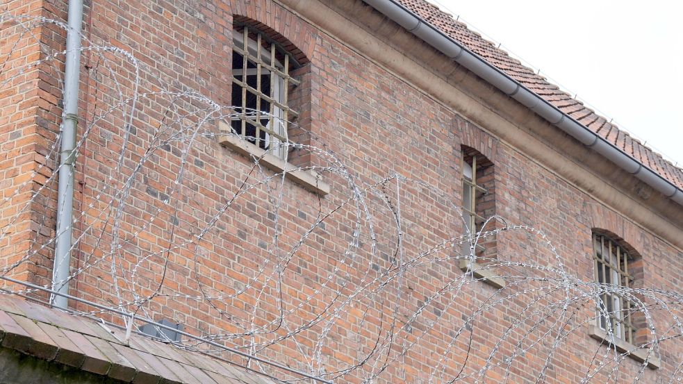 Regelmäßig sind einzelne Haftanstalten überbelegt. Dazu gehört auch der Frauenvollzug des landes Niedersachsen in Vechta Foto: dpa/Bernd Wüstneck