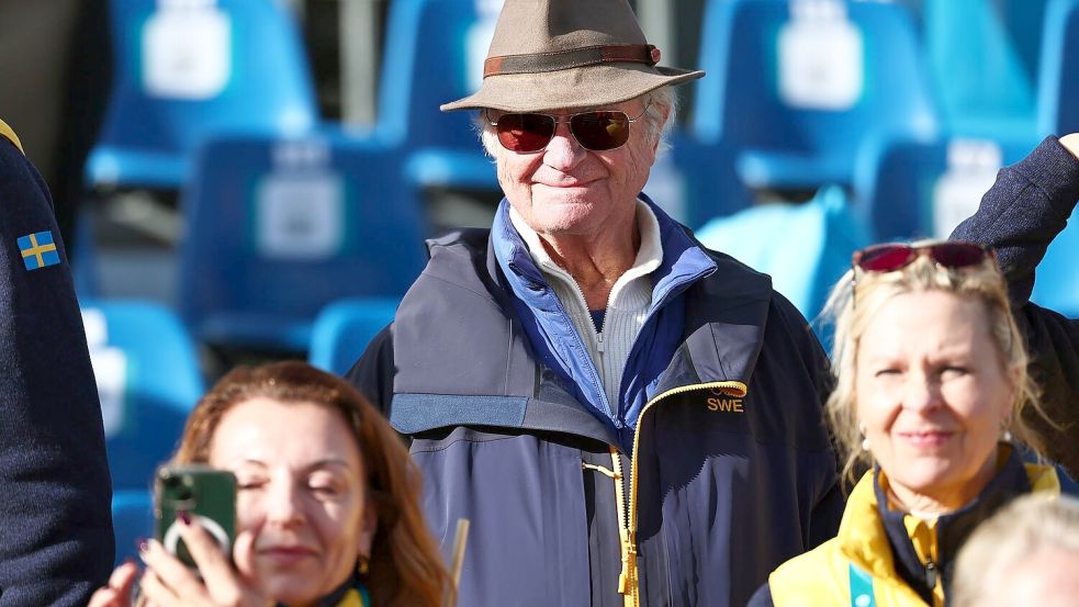 Bei den Schweden ist Carl XVI. Gustaf populär. (Archivbild) Foto: Daniel Karmann