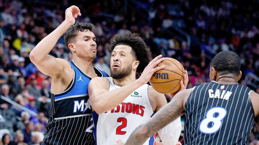 Tristan da Silva (l) konnte Cade Cunningham nicht aufhalten. Foto: Duane Burleson