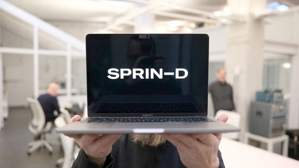 Die Bundesagentur für Sprunginnovationen (Sprind) setzt mit einer Millionen-Investition im weltweiten Wettlauf um die Vorherrschaft bei der Künstlichen Intelligenz ein Zeichen. (Symbolbild) Foto: Sebastian Willnow/dpa