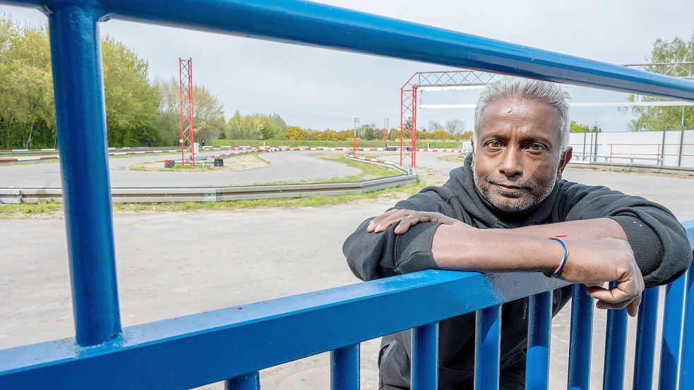 Karunaharan Subramaniam will die Kartbahn in Stickhausen bald eröffnen. Foto: Klaus Ortgies