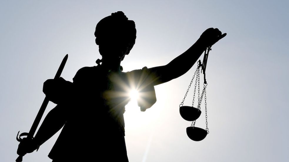 Eine Statue der römischen Göttin Justitia. (Symbolbild) Foto: picture alliance/dpa