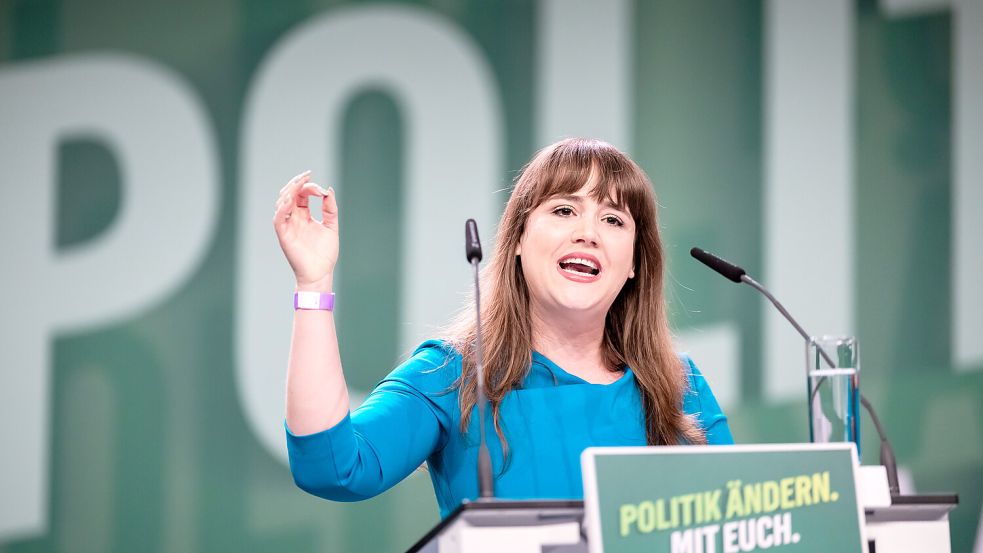 Grünen-Chefin Ricarda Lang hat bereits einen Bachelor in Rechtswissenschaften angefangen. Jetzt hat sie ein Masterstudium begonnen. Foto: dpa | Christoph Soeder