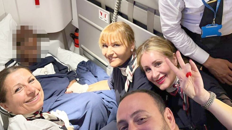 Auf dem Flug aus dem Senegal nach Italien hat eine Passagierin ein Kind zur Welt gebracht. (Foto: Handout) Foto: -/Ita Airways/dpa