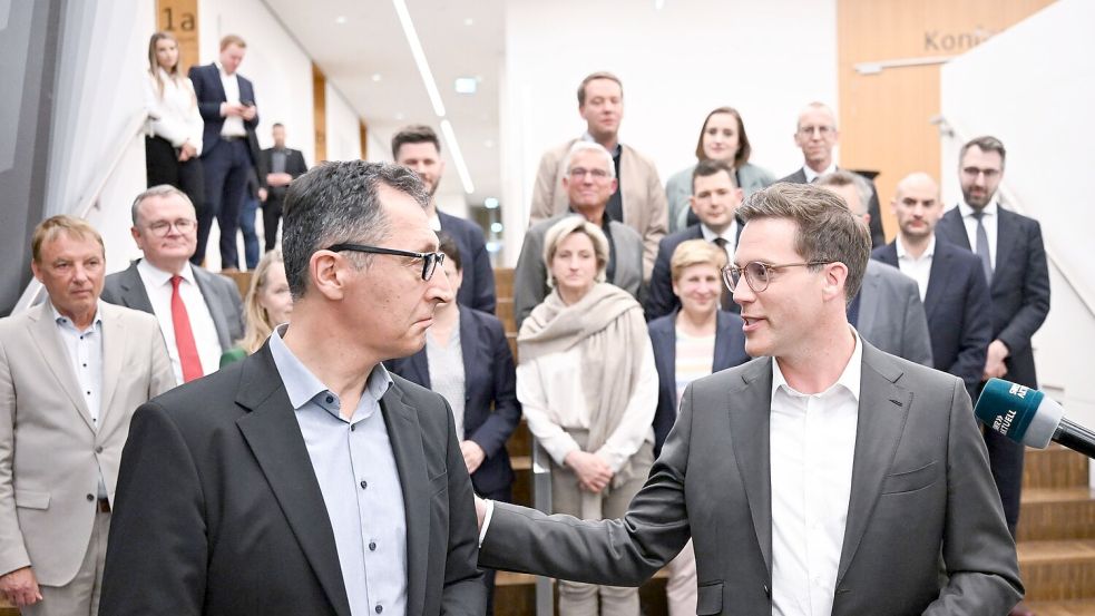 Die Stimmung zwischen Cem Özdemir und Manuel Hagel hat sich seit dem Wahlabend deutlich gebessert. Foto: Bernd Weißbrod