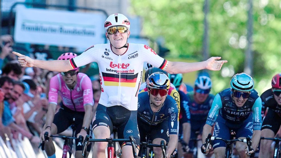 Georg Zimmermann feiert im deutschen Meistertrikot einen überraschenden Coup beim Klassiker Eschborn-Frankfurt. Foto: Uwe Anspach