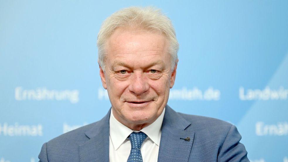 Agrarminister Rainer sieht Chancen für Bauern bei steigender Bio-Nachfrage. (Archivbild) Foto: Elisa Schu/dpa