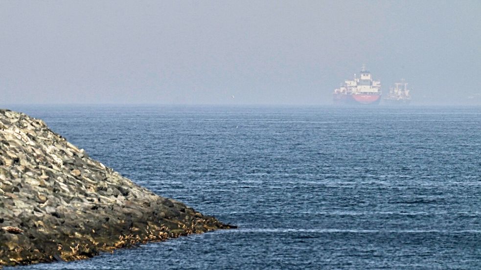 Die für die internationale Schifffahrt so wichtige Meerenge ist weiter blockiert. Foto: Fatima Shbair