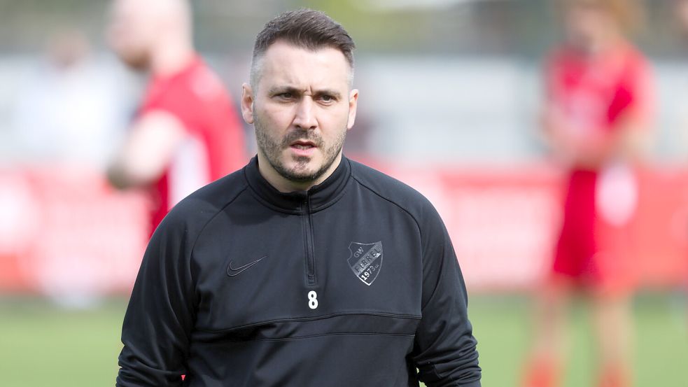 Trainer Claudio Casto und GW Firrel kehren mit leeren Händen aus Dinklage heim. Foto: Jens Doden, Emden