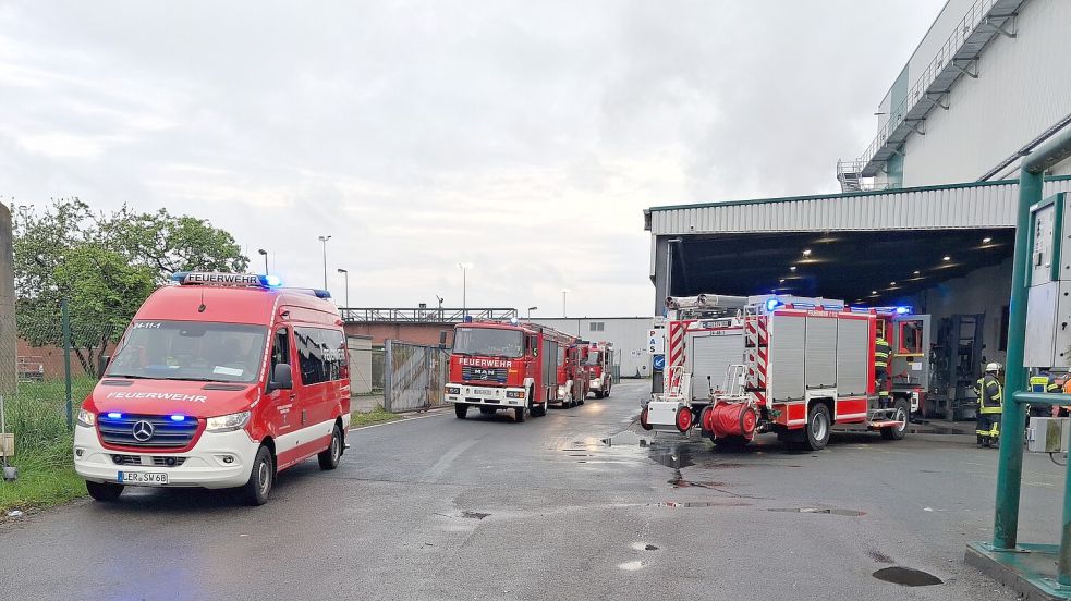 Die Feuerwehr war mit zahlreichen Kräften und mehreren Fahrzeugen vor Ort. Foto: Joachim Rand