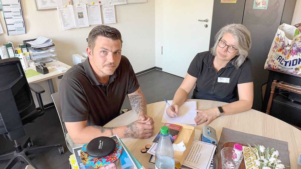 Thomas Arends und Adelheid Pomplun sind als Objektleiter für die Profil Gebäudereinigung tätig. Foto: privat