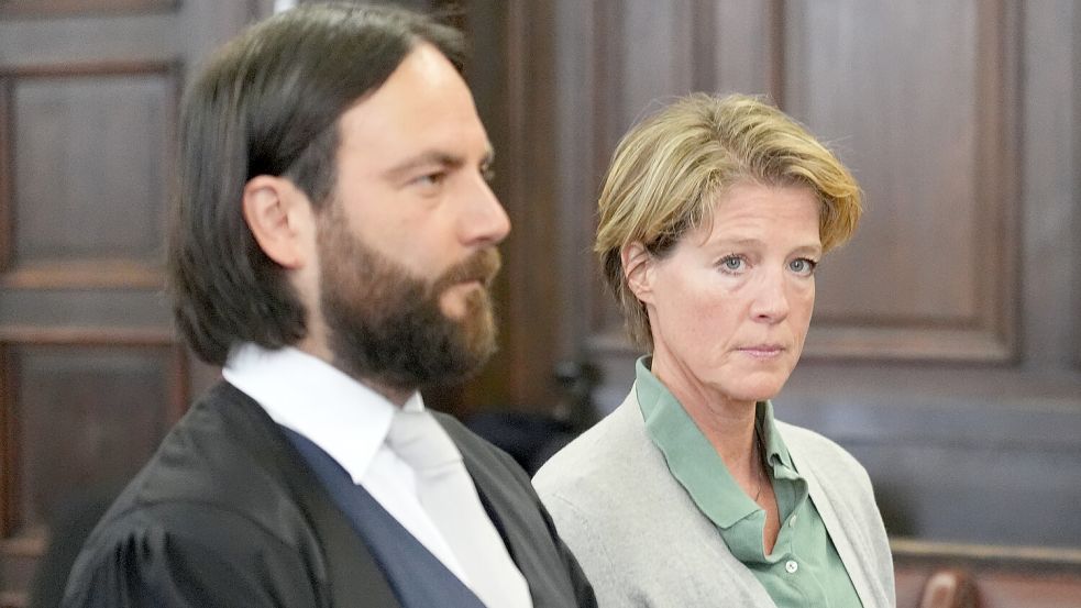 Fortsetzung Prozess wegen mutmaßlicher Kindesentführung: Die Angeklagte Christina Block, deutsche Gastronomin und Unternehmerin, und ihr Anwalt Ingo Bott. Foto: dpa/Marcus Brandt