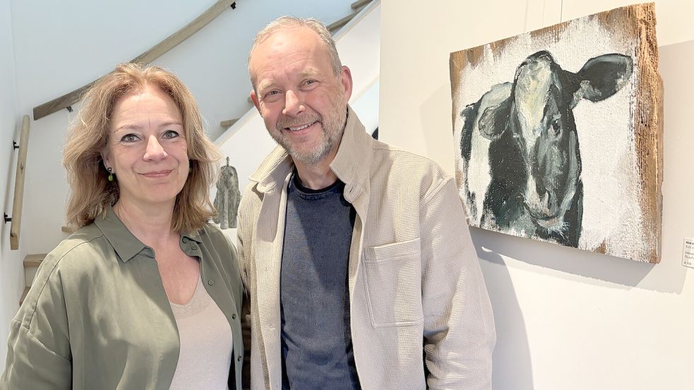 Künstler Richard Kok und seine Frau Gertrude Leij freuen sich schon auf die Kulturroute „Sommer Kunst Padd“ in Mitling-Mark. Die Besucher dürfen sich auf insgesamt 15 Stationen freuen. Foto: Carsten Ammermann