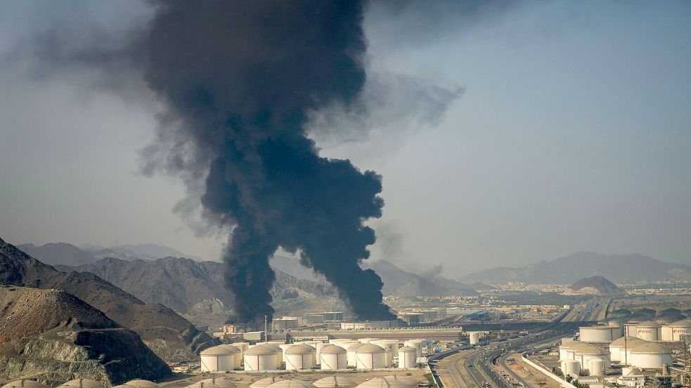 Der Iran beschoss Ölanlagen in den VAE. (Archivbild) Foto: Altaf Qadri/AP/dpa