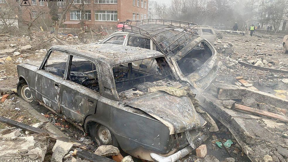 Vor der von Moskau und Kiew mit unterschiedlichem Beginn angekündigten Waffenruhe beklagt die Ukraine mehrere Tote bei russischen Angriffen. (Archivbild) Foto: Uncredited/Ukrainian Emergency S