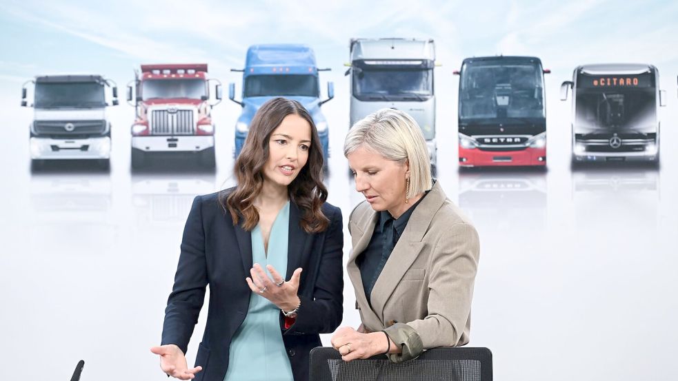 Finanzvorständin Eva Scherer (l) zu Zolleffekten: Niedriger dreistelliger Millionenbetrag. Foto: Bernd Weißbrod