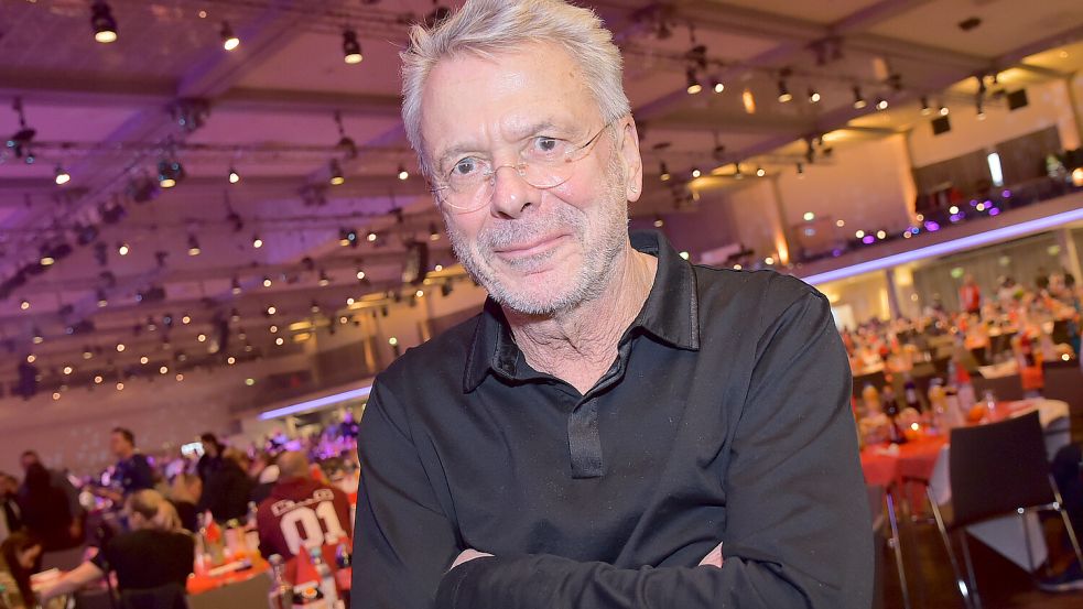 Reinhard Mey, hier im Jahr 2019, ist überaus erfolgreicher Liedermacher – und bekommt jetzt 24 Mal Gold- und Platin auf einen Schlag. Foto: IMAGO/Photopress Müller