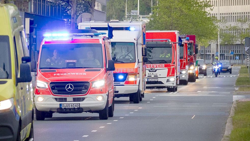 Eine Kontaktperson wurde nach Düsseldorf ins Uniklinikum gebracht. Foto: Persbureau Heitink/dpa