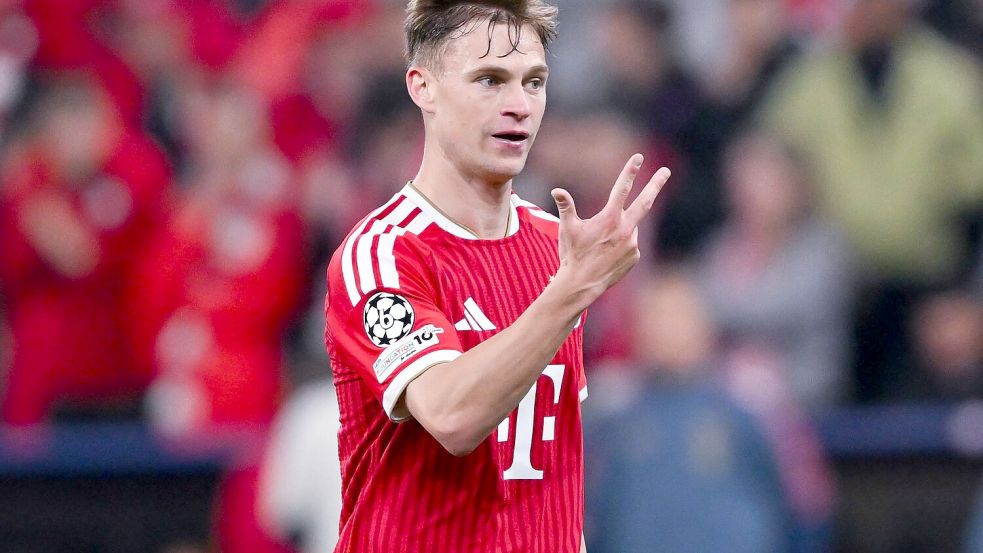Joshua Kimmich zeigt es an: Auf Viertelfinale und Halbfinale soll 2026 der dritte Anlauf auf das Finale und den Champions-League-Triumph folgen. Foto: Sven Hoppe