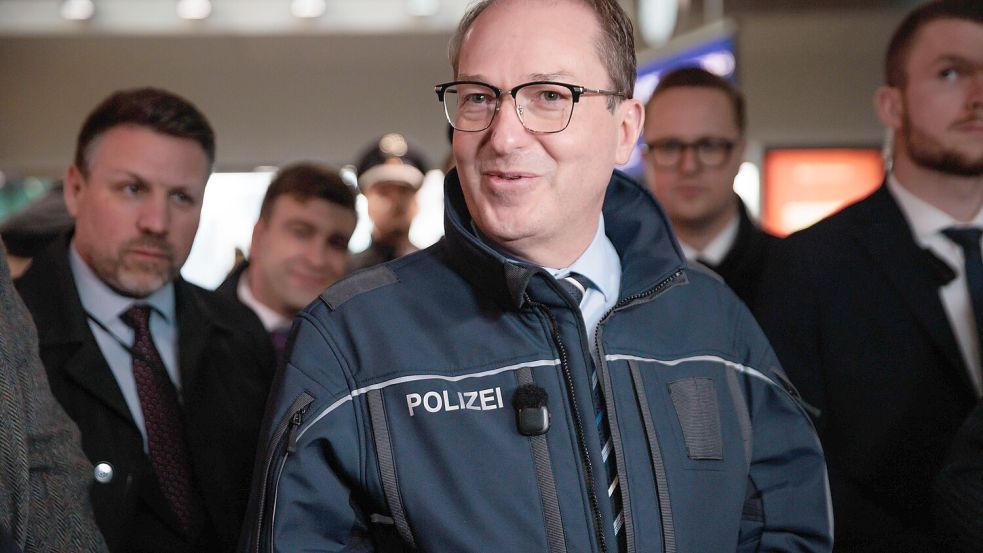 Hat lange überlegt, bevor er das Amt des Bundesinnenministers übernahm: Alexander Dobrindt (CSU), 55 Jahre alt. Foto: dpa/Carsten Koall
