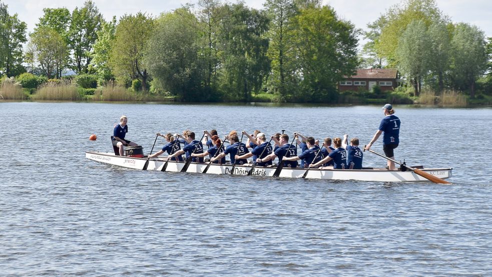 Beim Wettbewerb im Jahr 2024 waren auch die Gastgeber „De Döspaddels“ beim Drachenboot-Wettbewerb mit einem Team am Start. Archivfoto: Marius Ammermann