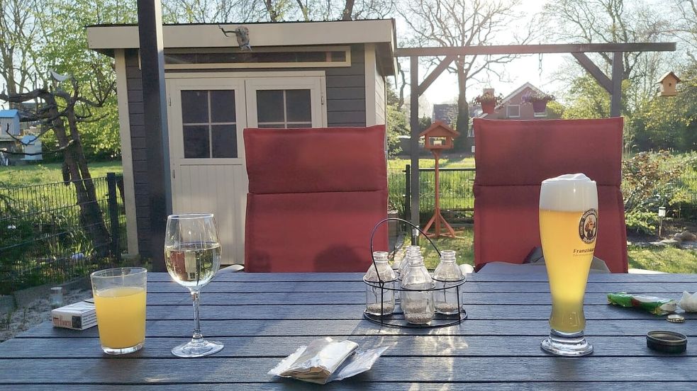 Beim Grillen zur Feier der neuen Gartenmöbel fühlte sich die Frau am Freitag zum ersten Mal so richtig erwachsen. Foto: Kristina Groeneveld