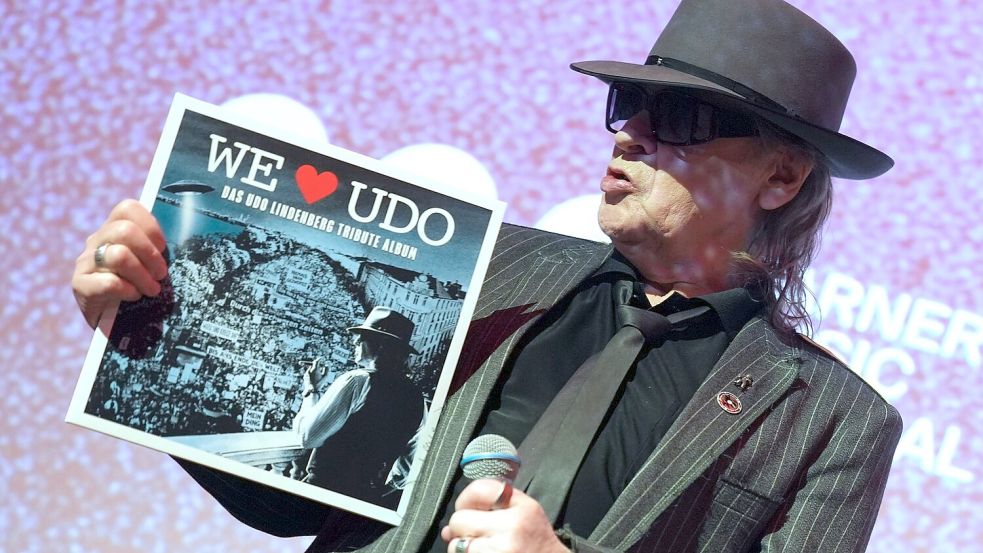 Die erste Platte aus dem Pressewerk gehört Udo Lindenberg selbst. (Archivbild) Foto: Marcus Brandt/dpa
