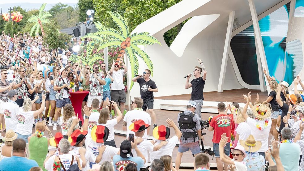 Der „Fernsehgarten“ feiert auch gerne Motto-Partys - etwa „Mallorca vs. Oktoberfest“. (Archivbild) Foto: Hannes P Albert
