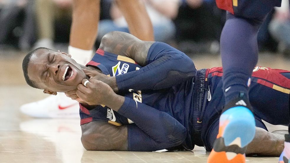 Hat in seiner Serie hart zu kämpfen: Dennis Schröder und die Cleveland Cavaliers verkürzen gegen Detroit. Foto: Sue Ogrocki