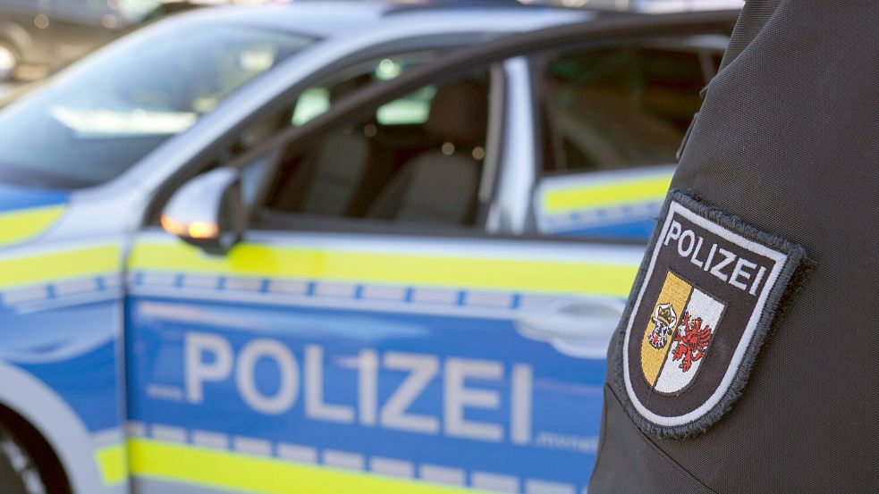 Die Polizei bemerkte bei der Unfallaufnahme in Ramsloh einen Alkoholgeruch bei der Autofahrerin. Symbolfoto: Marcus Brandt/dpa