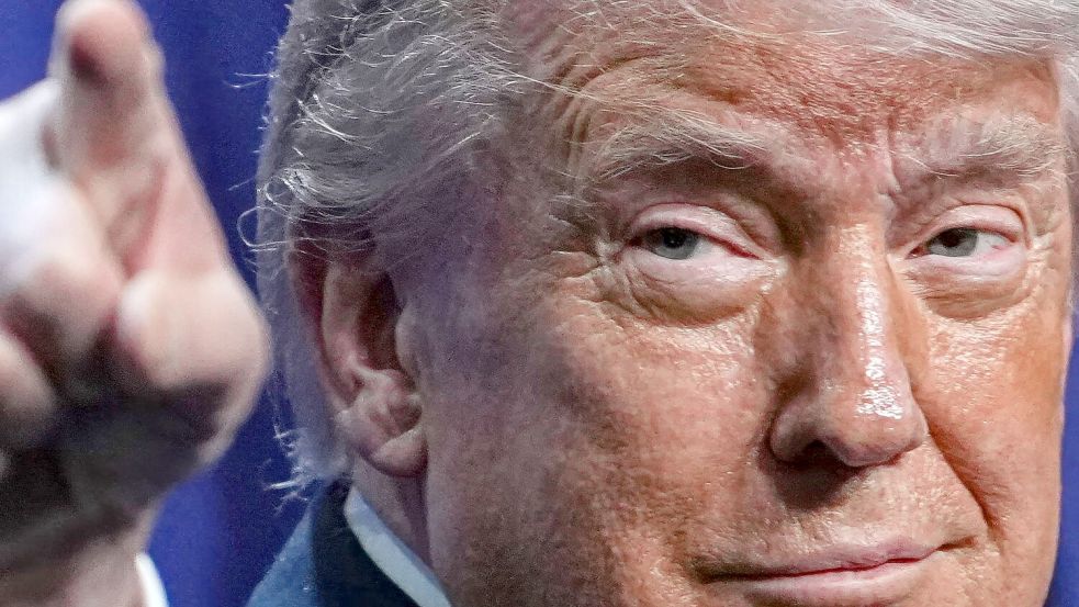 Donald Trump stellt sich gern selbst in eine Reihe mit großen historischen Persönlichkeiten (Archivbild). Foto: Matt Rourke
