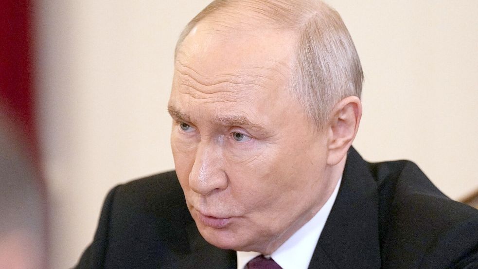 Der russische Präsident Wladimir Putin wird von Peter Sloterdijk als wesentlich gefährlicher eingeschätzt als Donald Trump (Archivbild). Foto: Dmitri Lovetsky