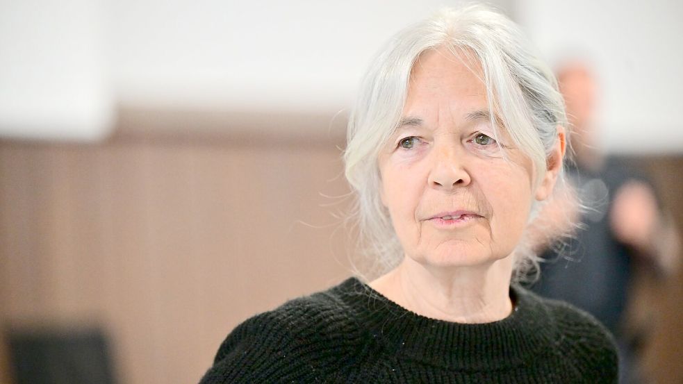 Daniela Klette verteidigte in ihrem Schlussvortrag ihr Leben im Untergrund. Foto: Sina Schuldt/dpa